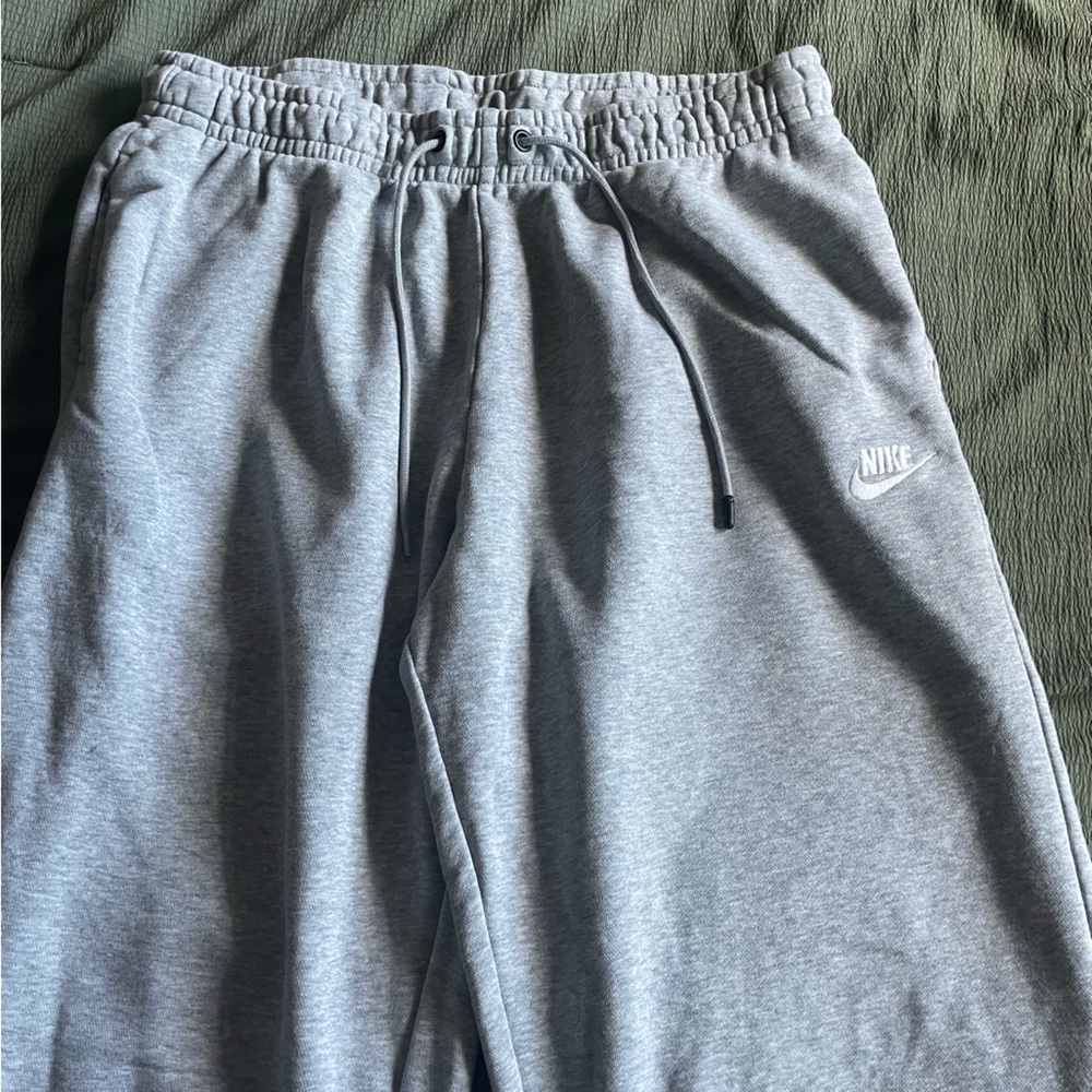 Grey Nike Sweatpants (WMNS)